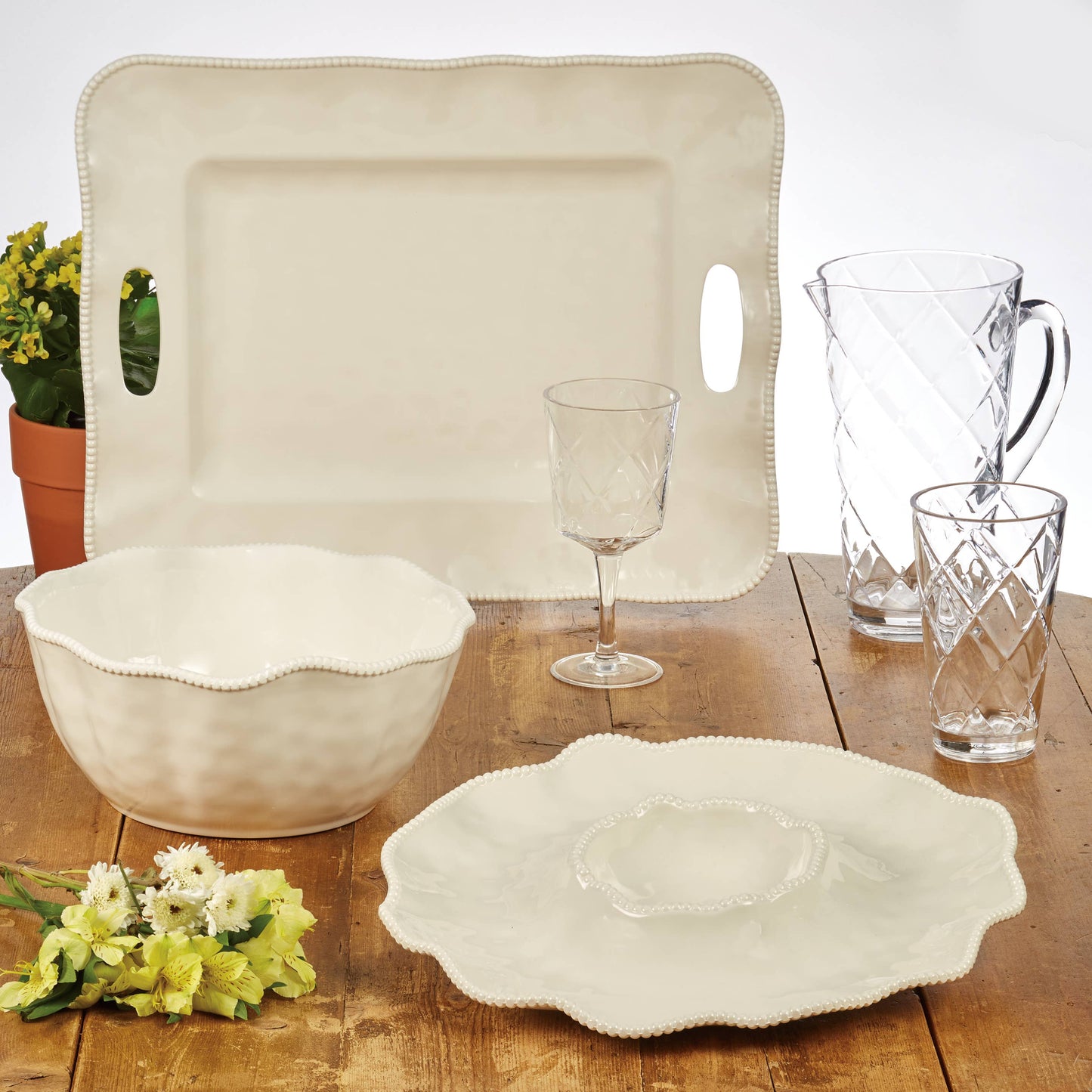 Perlette Cream Melamine Rect Tray w/Handles 19 in x 15 in